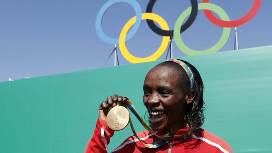 La Kényane Jemima Jelagat Sumgong médaillée d'or du marathon aux Jeux de Rio, le 14 août 2016