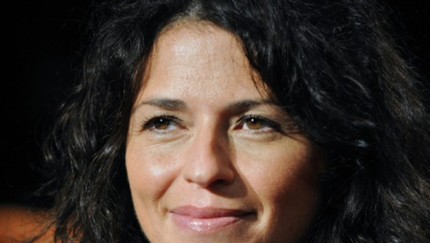 Karine Tuil, le 3 octobre 2008 sur TF1. La romancière évoque le repli identitaire et le terrorisme dans son dernier livre, "L'insouciance" (Gallimard)
