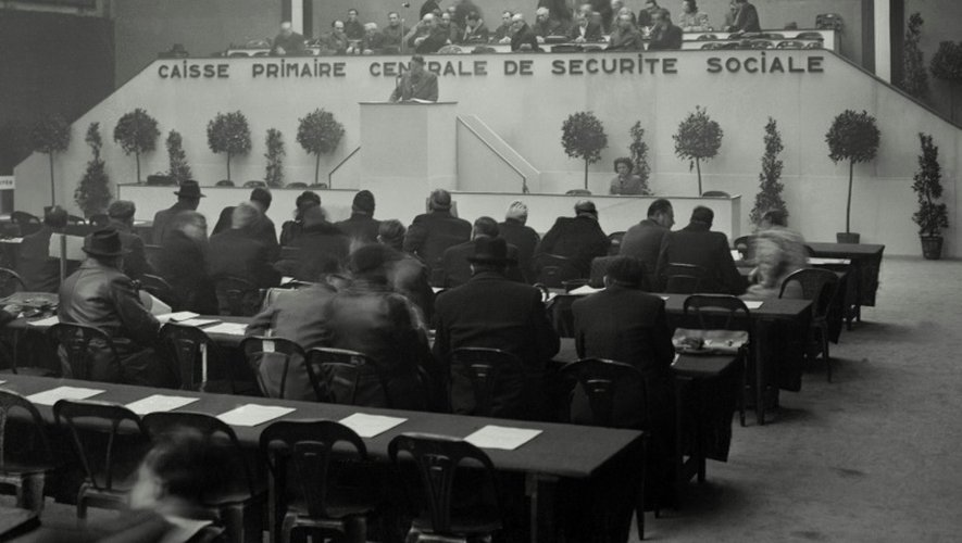 Photo datant du 22 février 1947 du Congrès pour l'Organisation de la Sécurité Sociale au Parc des Expositions de la Porte de Versailles à Paris