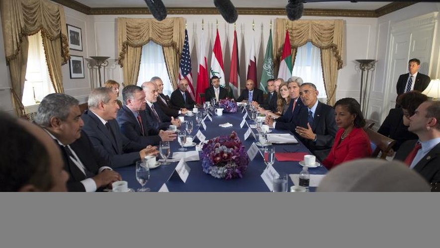 Le président Barack Obama lors  d'une rencontre avec des responsables de l'Arabie saoudite, des Emirats arabes unis, de la Jordanie, de Bahreïn et du Qatar, le 23 septembre 2014 à New York