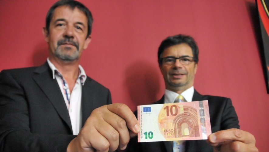 Philippe Saigne-Vialleix et Bernard Buisson ont présenté aux Aveyronnais le nouveau billet de 10€.