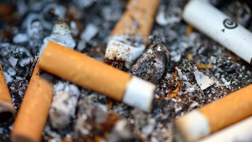 La ministre de la Santé Marisol Touraine a dévoilé son plan de lutte contre la cigarette qui pourrait inclut l'instauration du paquet "neutre" et un meilleur encadrement de la cigarette électronique.
