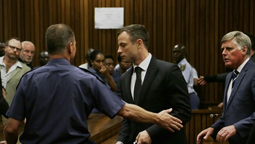 Oscar Pistorius emmené en prison à l'issue de son procès le 21 octobre 2014 çà Pretoria