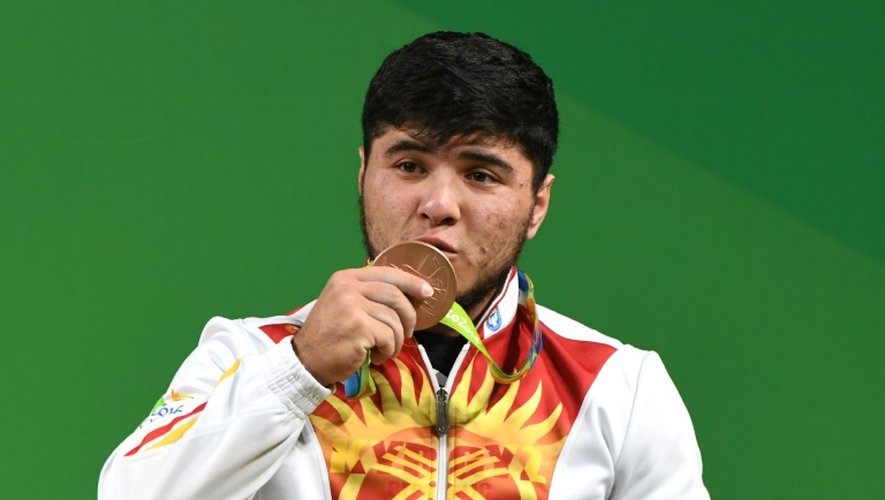 L'haltérophile kirghize Izzat Artykov, médaillé de bronze en - 69kg aux JO de Rio, le 9 août 2016