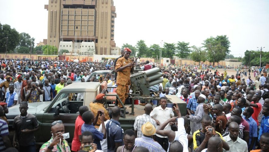 Cérémonie symbolique de "désarmement" du Régiment de sécurité présidentielle (RSP), ancienne garde prétorienne de l'ex-président Blaise Compaoré, le 6 octobre, à Ouagadougou
