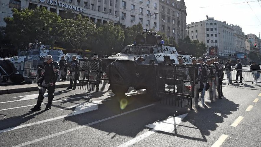 Des unités spéciales de la police serbe déployées dans les rues de Belgrade avant le début de la Gay Pride, le 28 septembre 2014