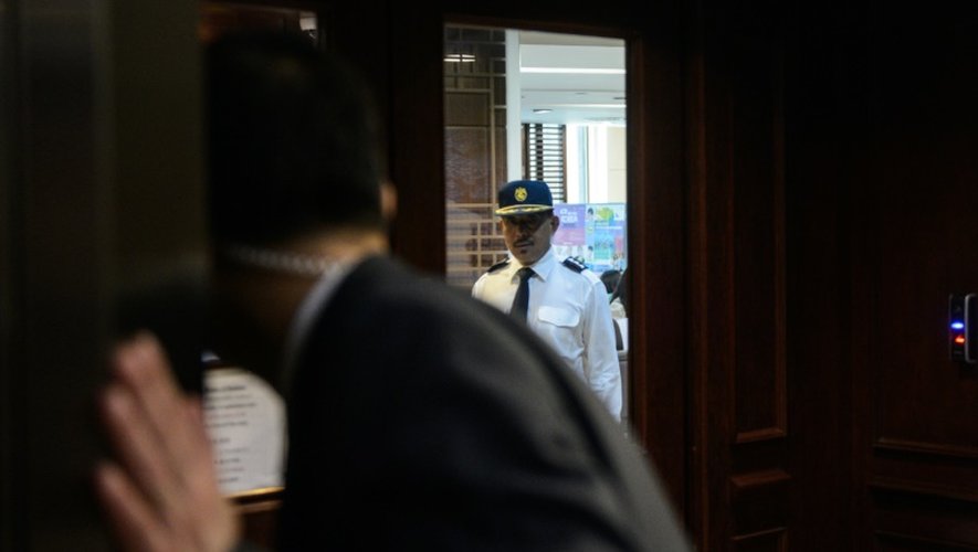 Des gardes de sécurité au consulat sud-coréen à Hong Kong, le 28 juillet 2016