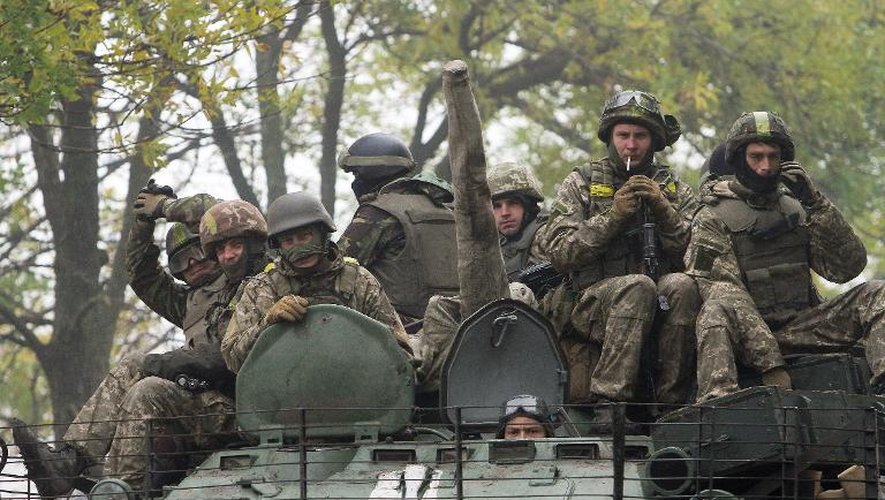 Des soldats ukrainiens dans la région de Donetsk, le 26 septembre 2014