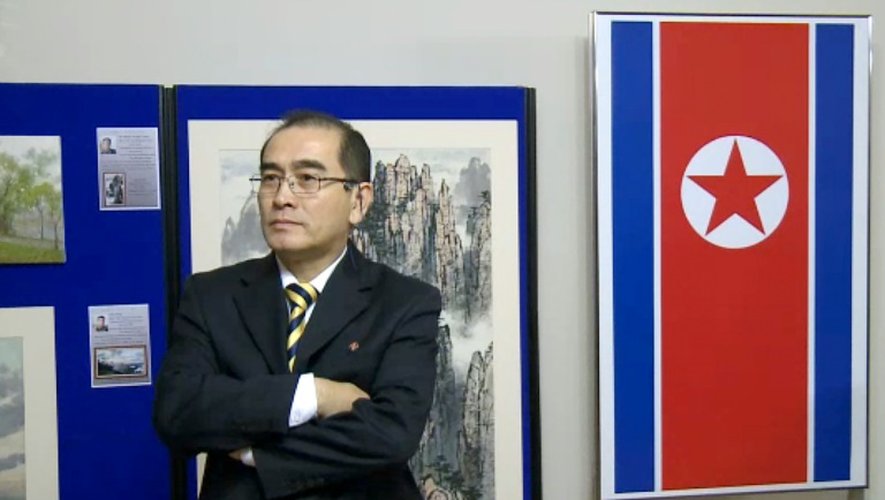 Capture d'écran créée le 17 août 2016 d'images filmées par l'AFPTV le 3 novembre 2014, montrant Thae Yong-ho, alors ambassadeur adjoint de Corée du Nord en Grande-Bretagne
