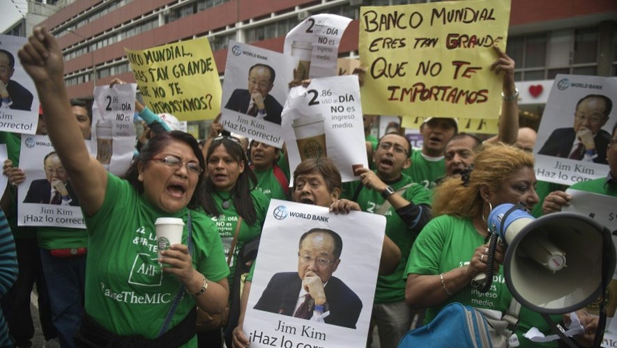 Manifestation contre la Banque Mondiale lors du sommet du FMI et de la BM, le 7 octobre 2015 à Lima, au Pérou