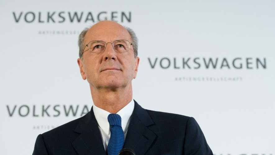 Hans Dieter Poetsch donne une conférence de presse le 7 octobre 2015 à Wolfsburg