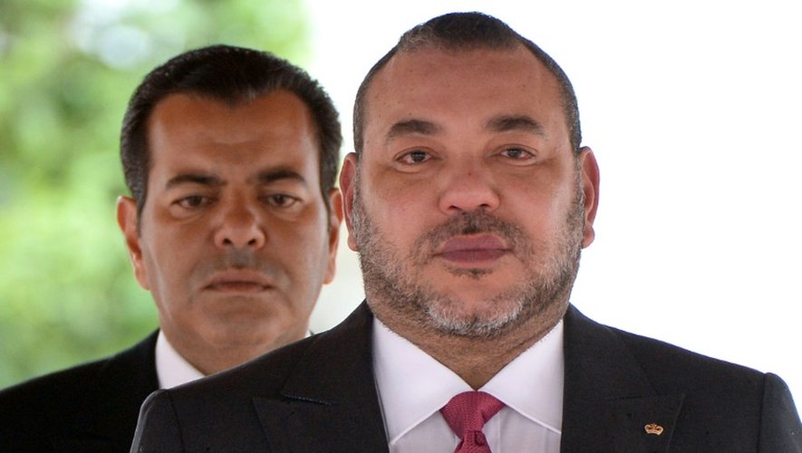 Le roi du Maroc Mohamed VI et le prince Moulay Rachid, le 17 mars 2015 à Casablanca