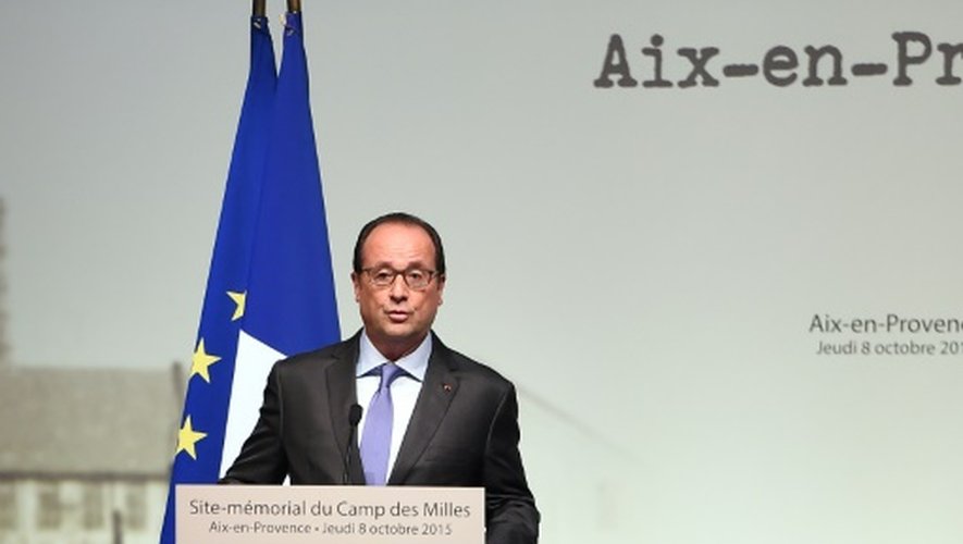 Le président français, Francois Hollande, lors d'une allocution au site-mémorial du Camp des Milles, un ancien camp d'internement et de déportation à Aix-en-Provence, le 8 octobre 2015