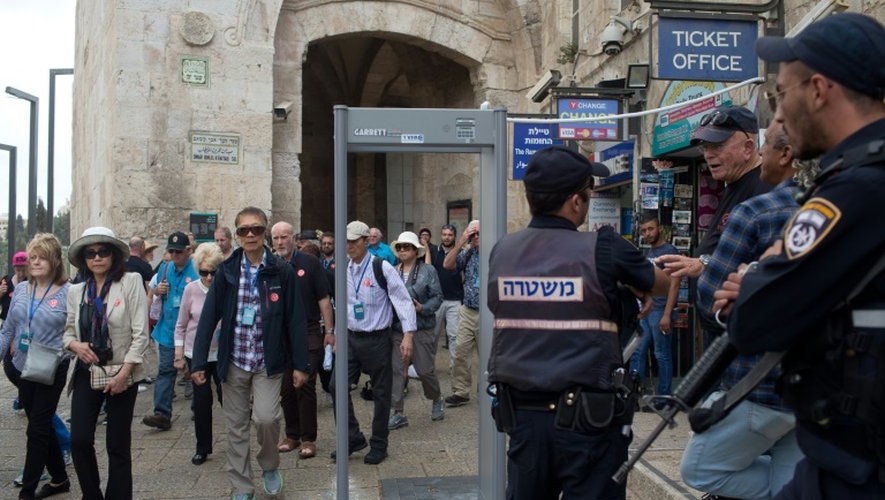 L'entrée dans la Vieille ville de Jérusalem par la porte de Jaffa est contrôlée par la police israélienne le 8 octobre 2015