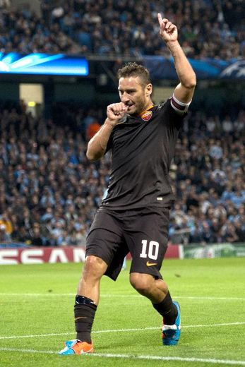 Le capitaine de l'AS Rome Francesco Totti après son but contre Manchester City, le 30 septembre 2014 à l'Etihad Stadium