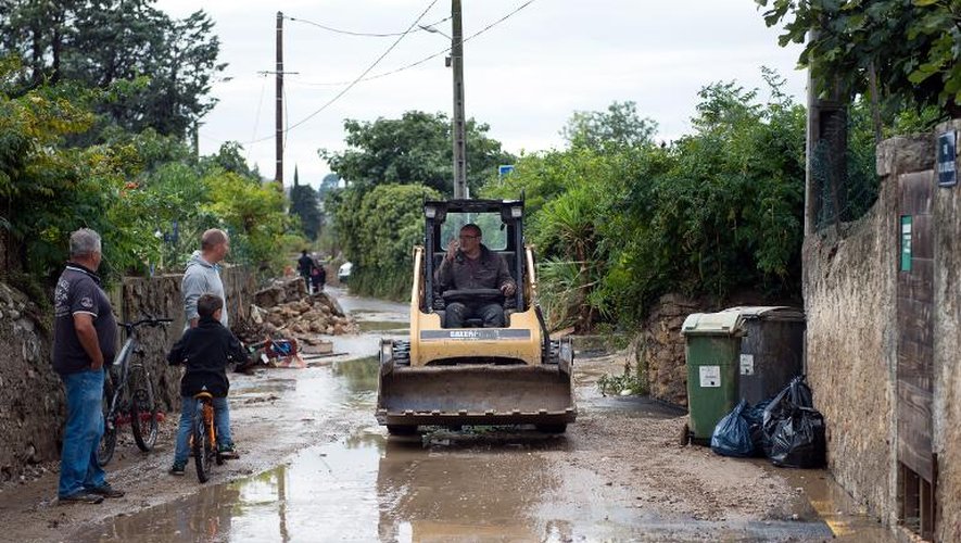 Opération de nettoyage le 30 septembre 2014 à Saint-Pargoire, près de Montpellier