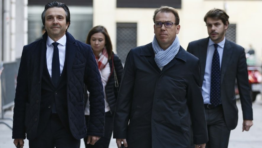 Guillaume Lambert (c), ancien directeur de campagne de Nicolas Sarkozy pour la présidentielle de 2012 arrive au pôle financier à Paris, le 9 octobre 2015, pour être entendu dans l'affaire Bygmalion