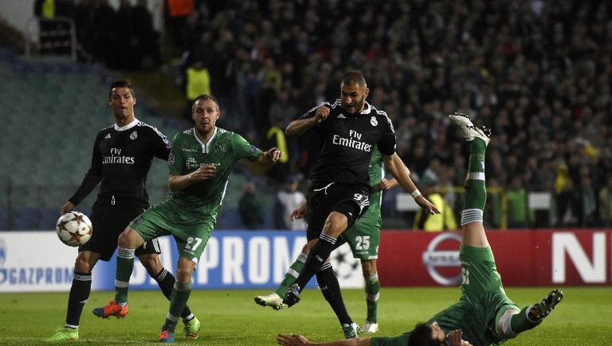 L'attaquant français du Real Madrid Karim Benzema inscrit un but contre Ludogorets, le 1er octobre 2014 à Sofia
