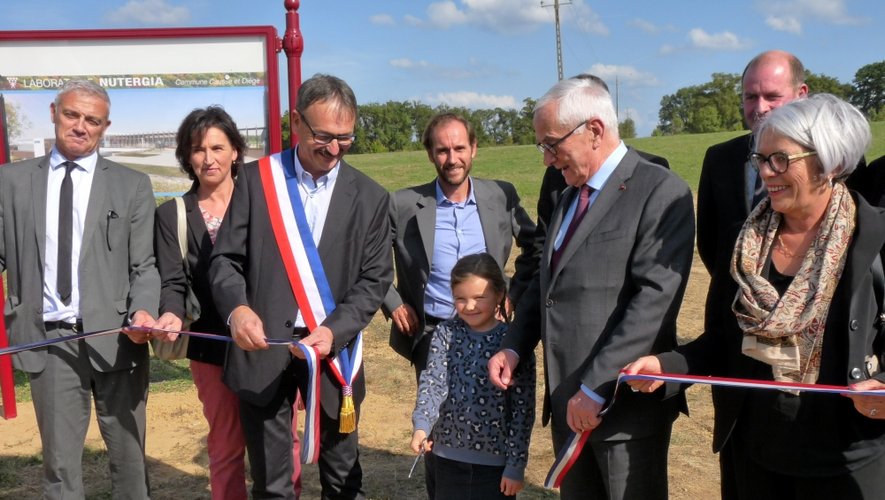 Le terrain sur lequel Nutergia va implanter son nouveau site de production a été inauguré par le maire de Causse-et-Diège, Serge Masbou, aux côtés de Martin Malvy.
