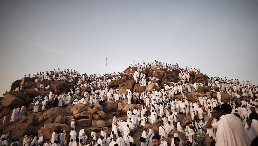Des pèlerins musulmans sur le mont Arafat, près de La Mecque, le 3 octobre 2014
