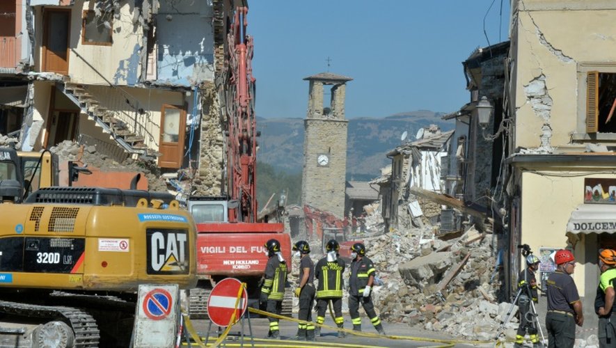 Une rue du village d'Amatrice, le 28 août 2016, quatre jours après le violent séisme qui a frappé le centre de l'Italie