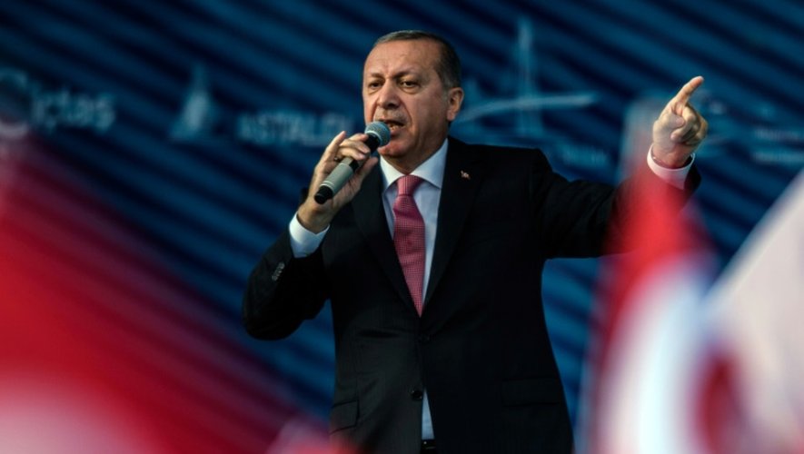 Le président turc Recep Tayyip Erdogan inaugure le troisième pont sur le Bosphore à Istanbul, le 26 août 2016