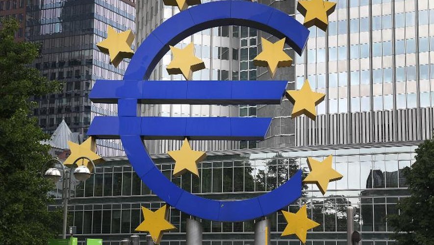 Le logo de l'euro devant le siège de la BCE à Francfort