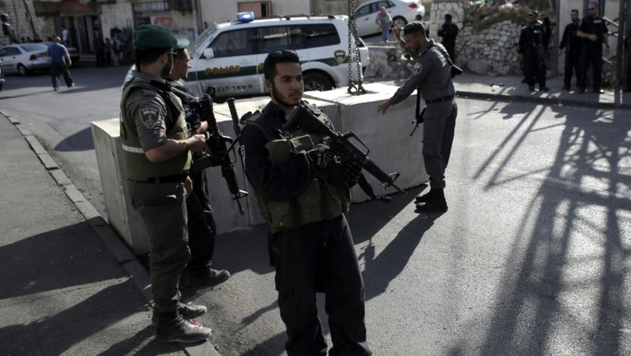 Poste de contrôle des forces de sécurité israéliennes près du quartier palestinien de Ras al-Amud, le 14 octobre 2015 à Jérusalem-Est