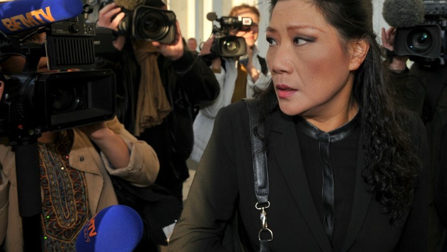 Lise Han, principale accusée dans le procès des "mariages chinois", arrive au tribunal, le 13 octobre 2015 à Tours