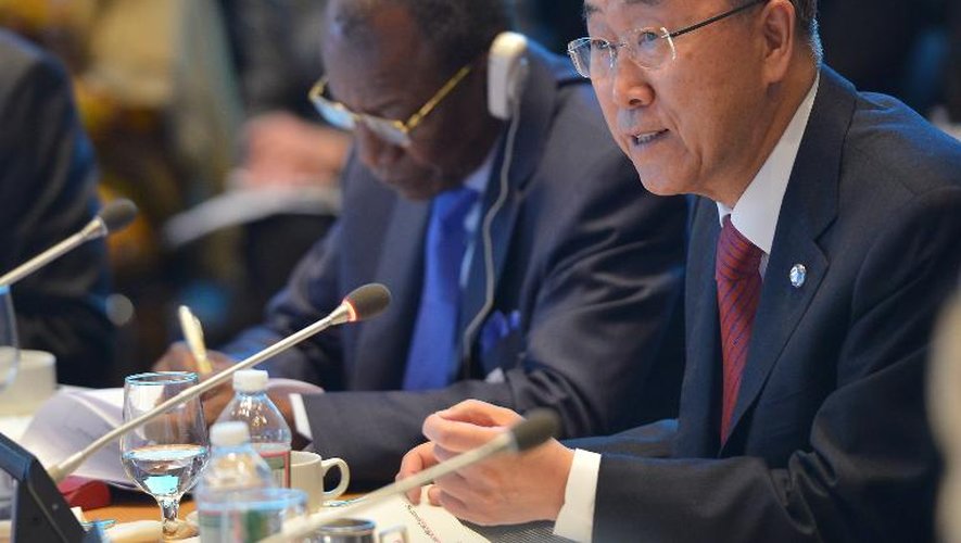 Le secrétaire général de l'ONU, Ban Ki-moon lors d'une réunion du FMI sur l'impact du virus Ebola, le 9 octobre 2014 à Washington