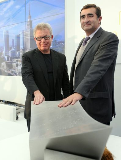 L'architecte américain Daniel Libeskind (g) et Jean-François Ott (d), président de Orco Property Group, à Varsovie le 26 septembre 2008