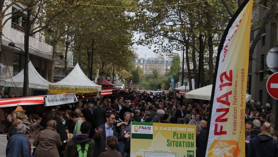 La foule des grands jours a répondu à l'invitation de la Fédération nationale des amicales aveyronnaises, au pied de l'Oustal dans le 12e arrondissement de la capitale