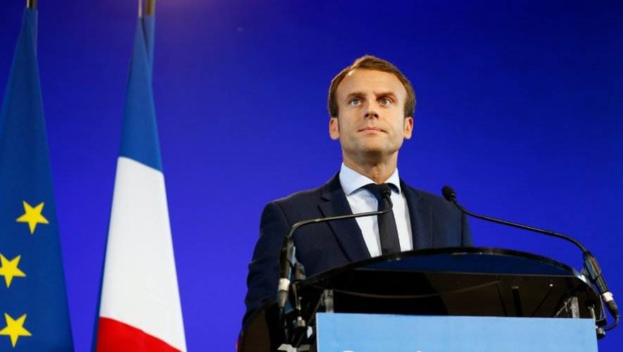 Emmanuel Macron s'adresse à la presse à Bercy le 30 août 2016 pour expliquer sa démission du gouvernement