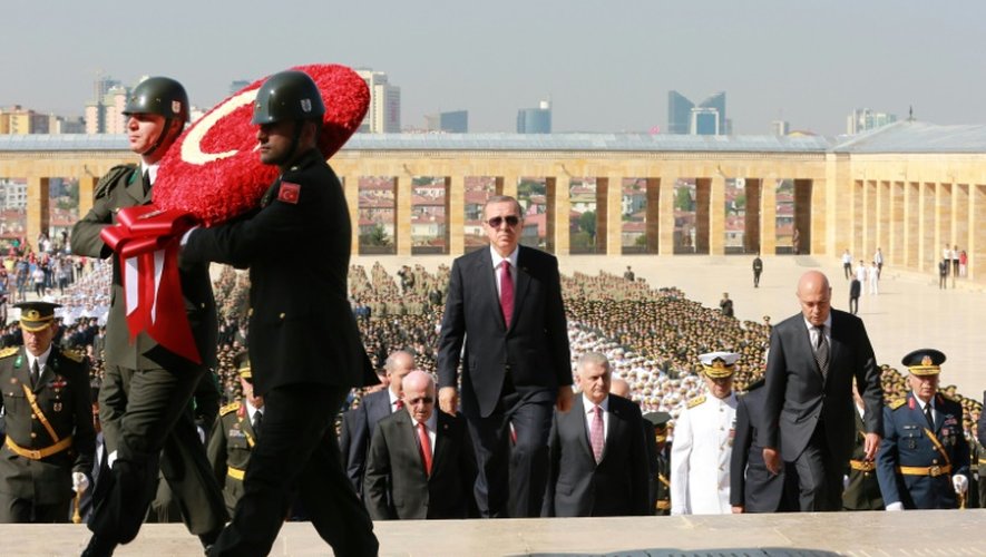 Le président Recep Tayyip Erdogan assiste à une cérémonie au mausolée d'Atatürk le 30 août 2016 à Ankara
