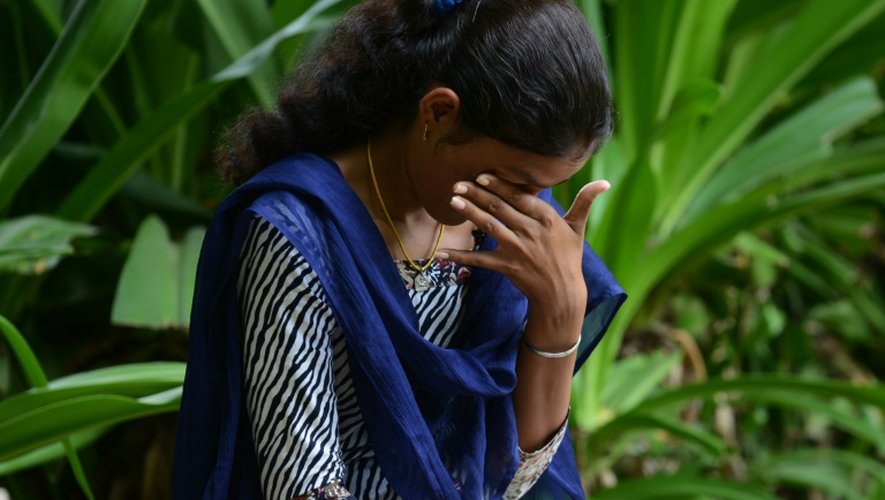 Santa Devi Meghwal fond en larmes le 24 août 2015 à Jodhpur à l'évocation de son mariage noué pendant l'enfance