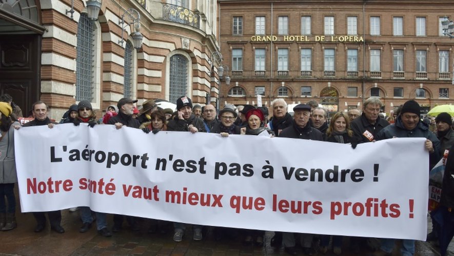 Manifestation à Toulouse contre la privatisation partielle de l'aéroport de Toulouse-Blagnac