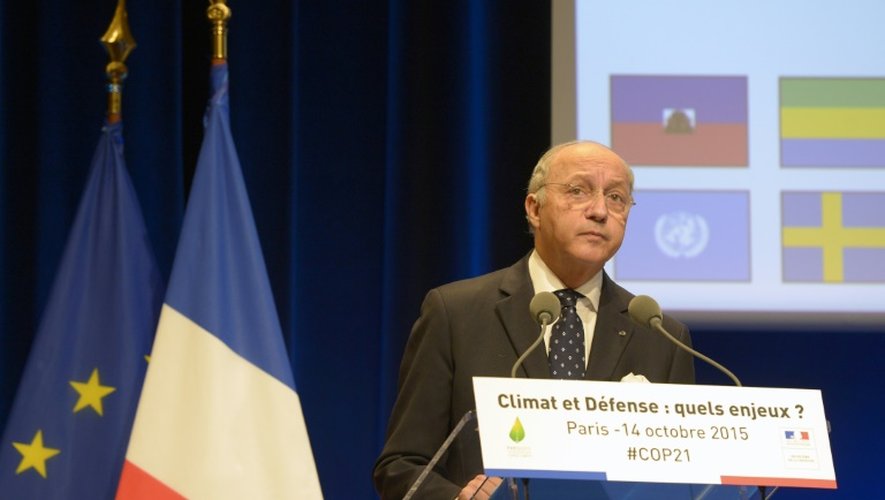 Le ministre français des Affaires étrangères Laurent Fabius à l'ouverture de la conférence "Climat et Défense" le 14 octobre 2015 à Paris