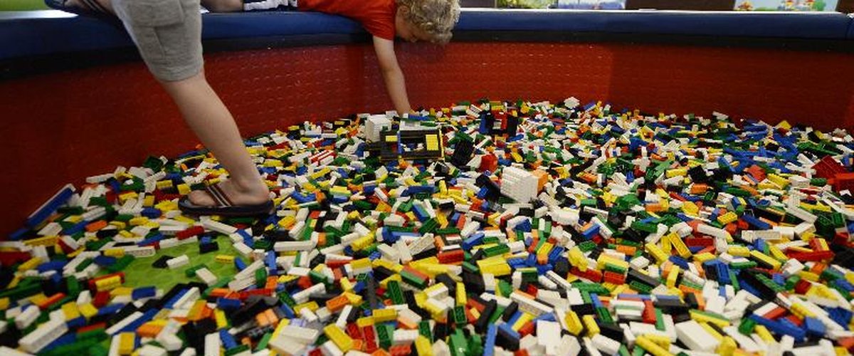Guerre en Ukraine : Lego, numéro un mondial du jouet, cesse définitivement  ses ventes en Russie
