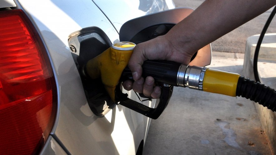 Les prix des carburants vendus dans les stations-service françaises se sont repliés la semaine dernière en France, selon des chiffres officiels publiés lundi