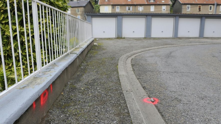 Photo prise le 16 octobre 2015 du lieu où un garçonnet de sept ans a été poignardé à Joeuf (Meurthe-et-Moselle) le 16 octobre 2015