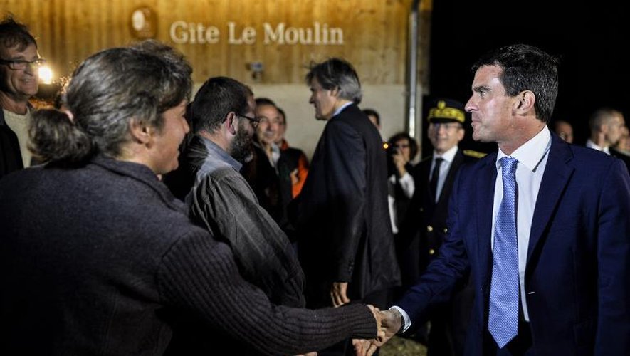 Arrivée du Premier ministre Manuel Valls et du ministre de l'Agriculture, le 16 octobre 2014 dans un gîte rural dans le massif des Bauges (près de Chambéry)