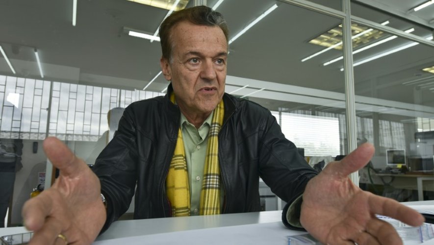 Ronald Ringsrud, expert américain en émeraudes, lors d'une interview dans les ateliers de la marque Muzo à Bogota, le 16 octobre 2015 en Colombie
