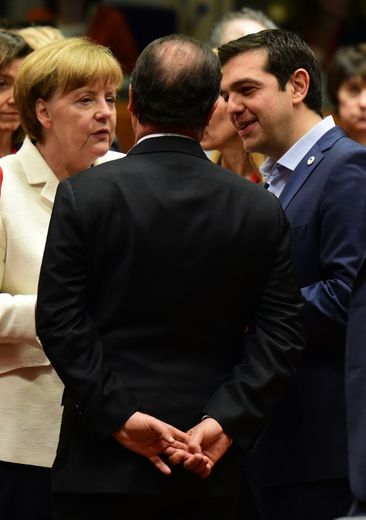 Angela Merkel, Alexis Tsipras (d) et François Hollande à Bruxelles, le 12 juillet 2015