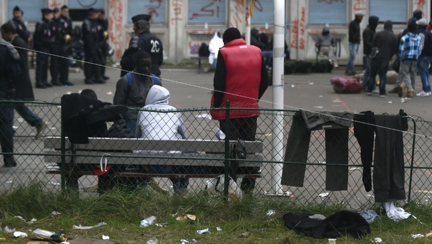 La police évacue le 23 octobre 2015 le lycée désaffecté Jean-Quarré transformé en camp de migrants