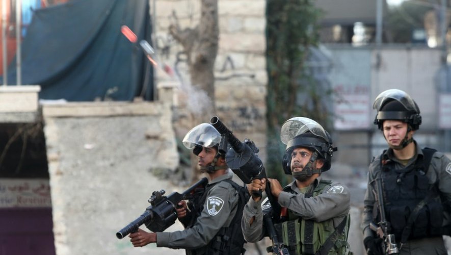 Des soldats israéliens lors de heurts avec des Palestiniens à Hébron, le 22 octobre 2015