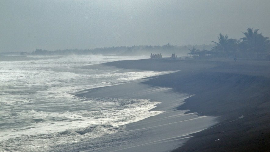 La plage de Boca de Pascuales, dans l'Etat de Colima au Mexique, le 22 octobre 2015 à l'approche de "Patricia"
