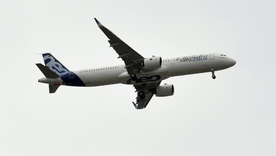 Un Airbus A321 en vol le 29 août 2016 à Toulouse