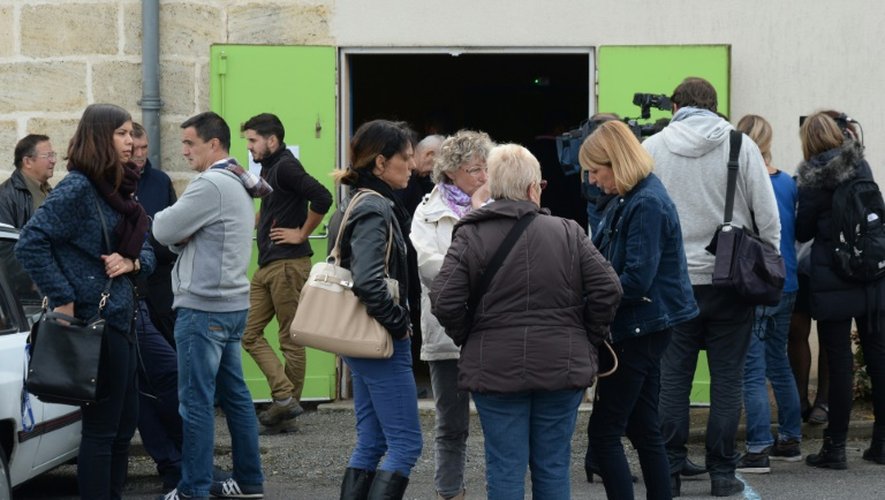 Des habitants du village le 23 octobre 2015 à Petit-Palais-et-Cornemps