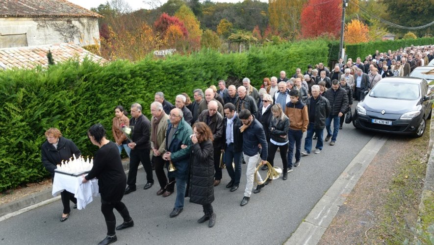 Marche à la mémoire des victimes de la collision de Puisseguin le 25 octobre 2015 à Petit-Palais-et-Cornemps