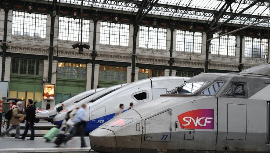Des TGV à la gare de Lyon à Paris